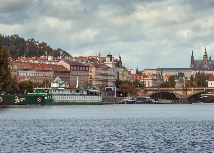 船上ホテル アドミラル ボーテル