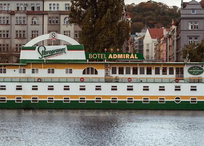 Admiral Hotel na wodzie