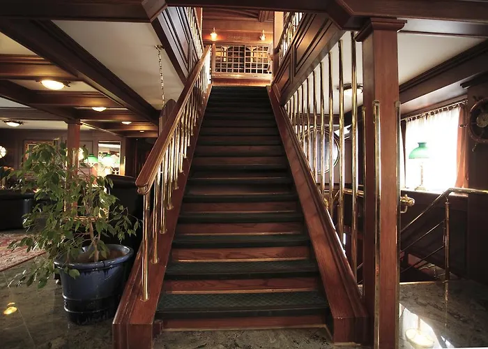 アドミラル ボーテル 船上ホテル プラハ