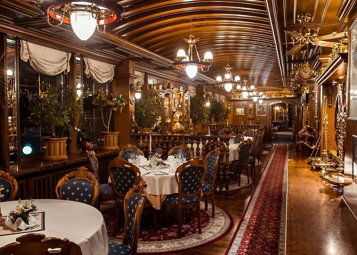 Båthotell Admiral 3*