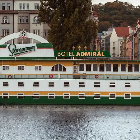 Admiral Úszó hotel
