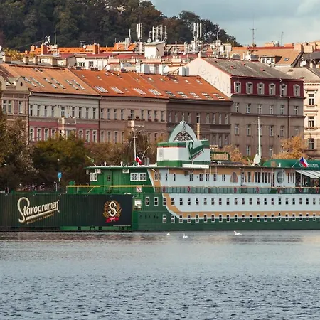 Úszó hotel Admiral Prága